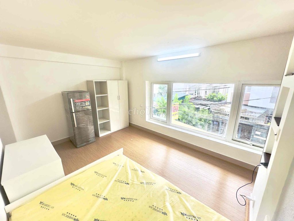 Open your studio full window interiors, low-priced downtown 7th.