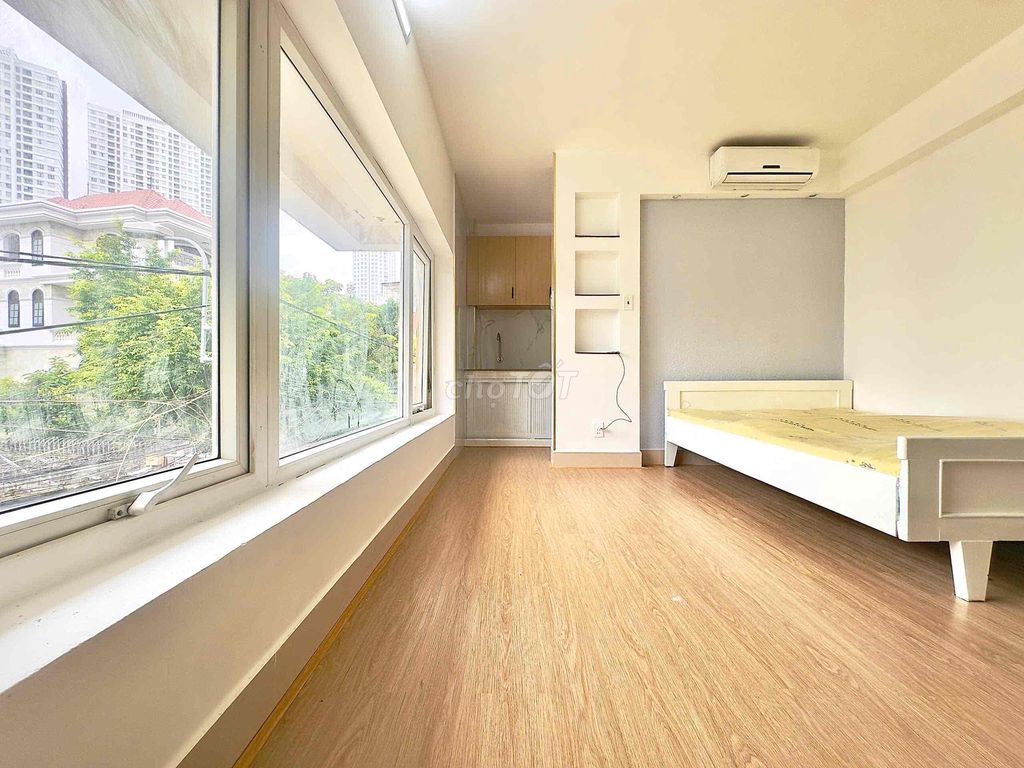 Open your studio full window interiors, low-priced downtown 7th.