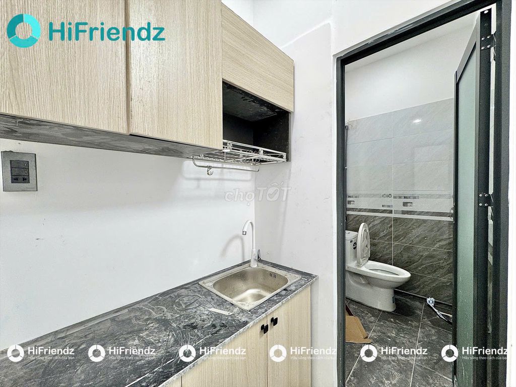 Open the new two bedrooms next to the airport, top-notch village park.