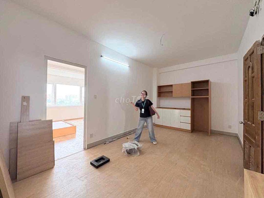 Opening a balcony bedroom, stduio Him Lametta tdt tmit nttu
