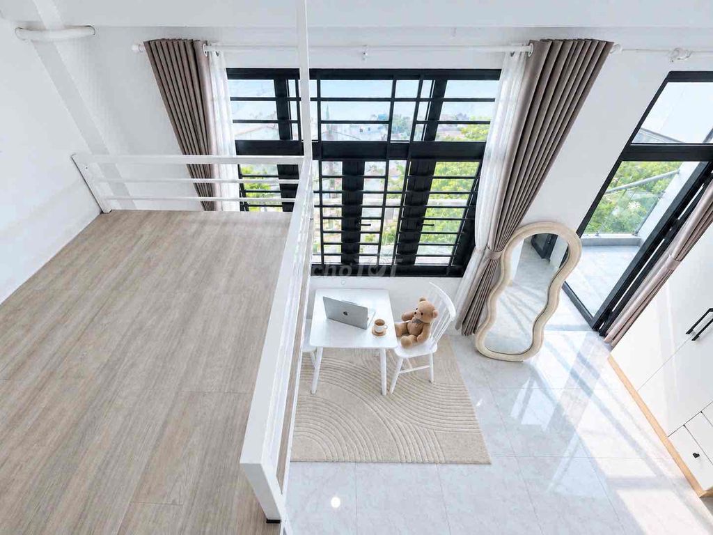 The new bandol apartment -- the elevator at the dedication university.