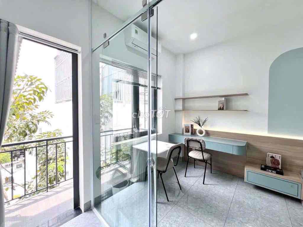 A balcony bedroom -- near lotte Mart District 7 01, full interior.