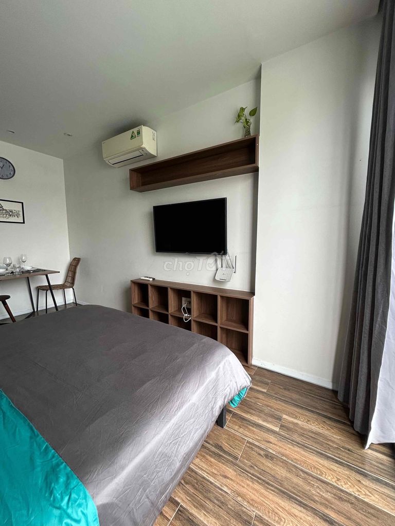 Studio House in Central 10th.