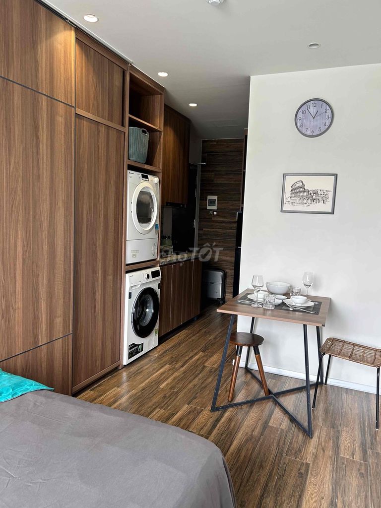 Studio House in Central 10th.
