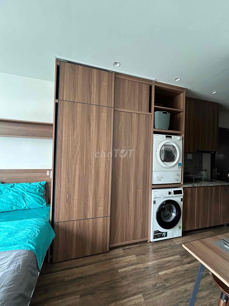 Studio House in Central 10th.