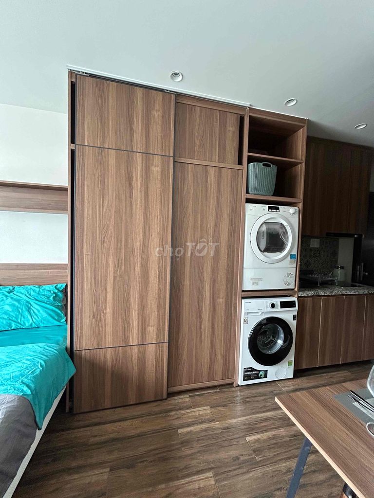 Studio House in Central 10th.