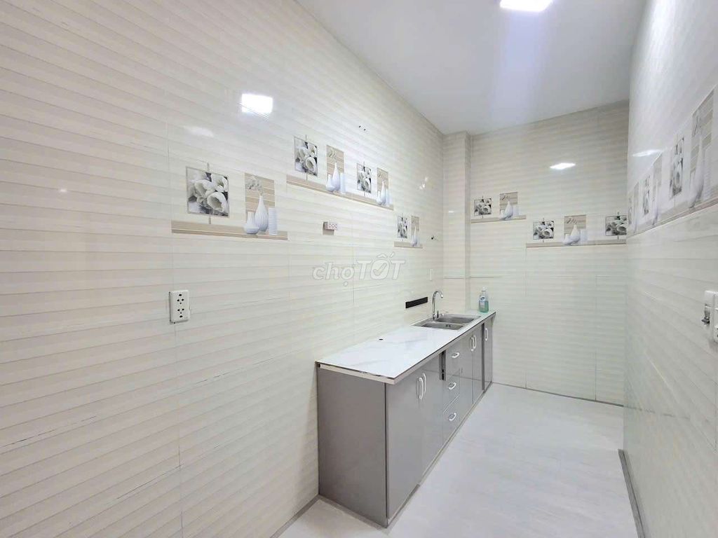 We need to rent a 55-foot-one bedroom. One bathroom. - Only 8.5 million.