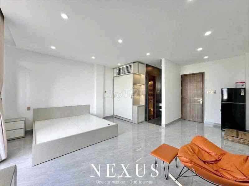 Get out of here! upper-level service apartment - full interior - right around democratic circles