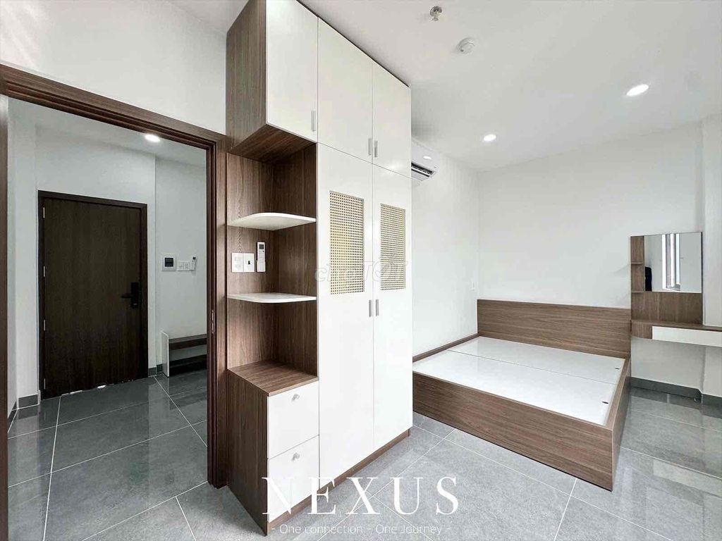 Pass the entire interior, two air conditioning, put them on the fingerprint, one bedroom, one living room.