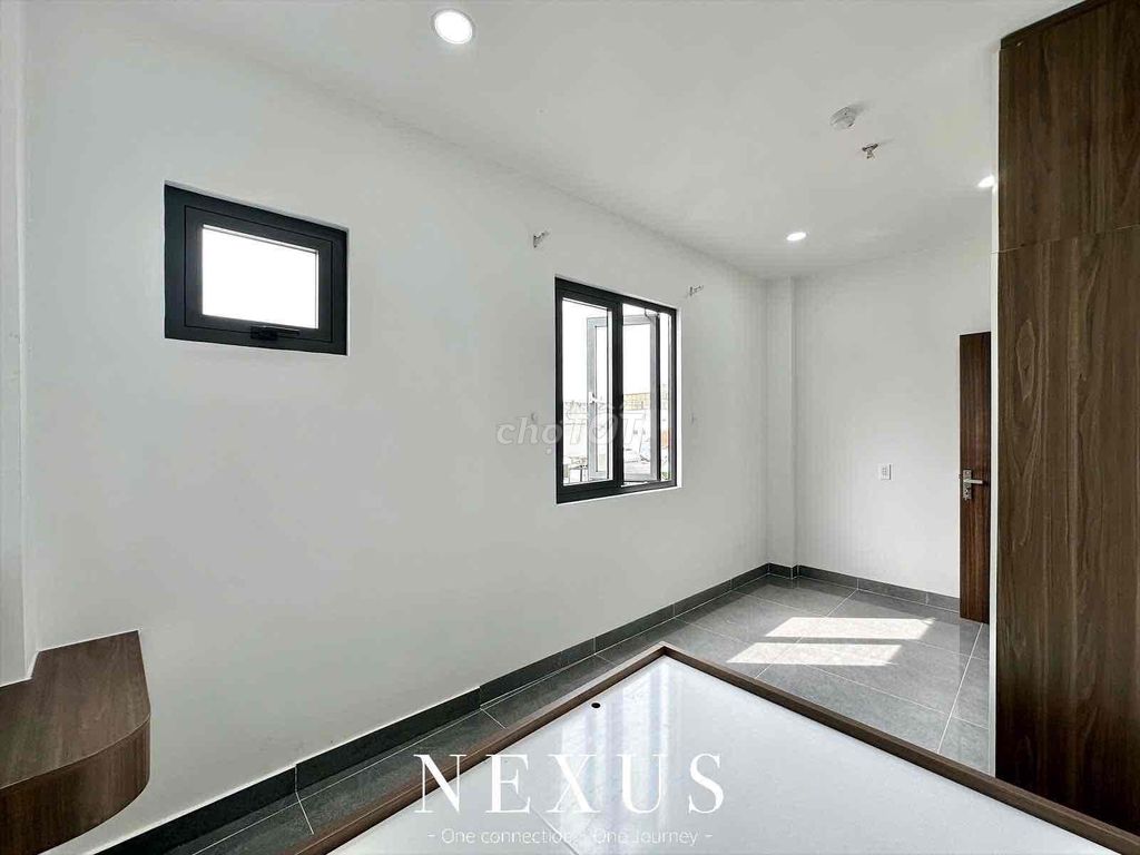 Pass the entire interior, two air conditioning, put them on the fingerprint, one bedroom, one living room.