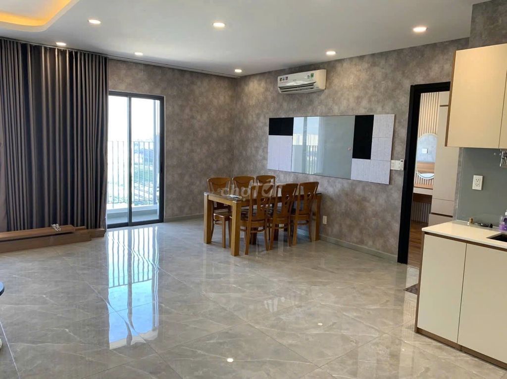 Rent a three-way corner of the full interior in Lavida Plus.