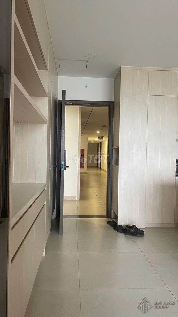 Rent a three-way corner of the full interior in Lavida Plus.