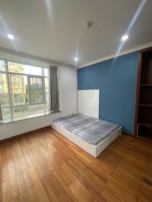 Rent the full interior room in the halg3 apartment