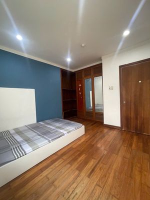 Rent the full interior room in the halg3 apartment