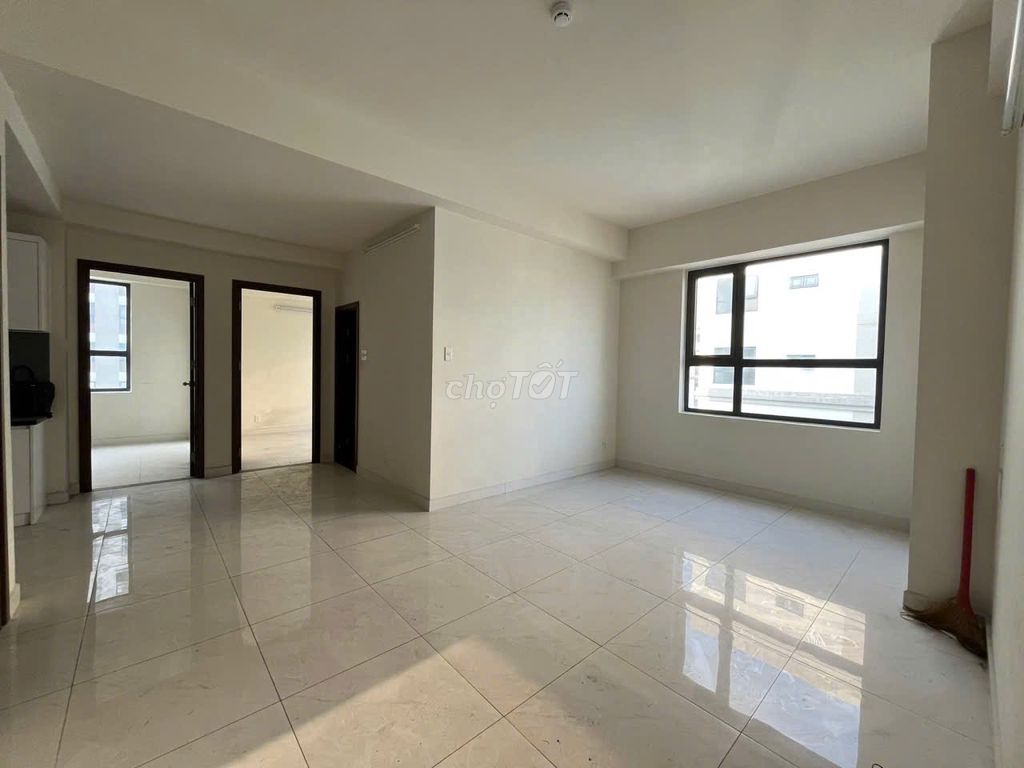 Rent Green River 3 Bedrooms 2 toilets at 10.5 million with three air conditioning, 8th District.
