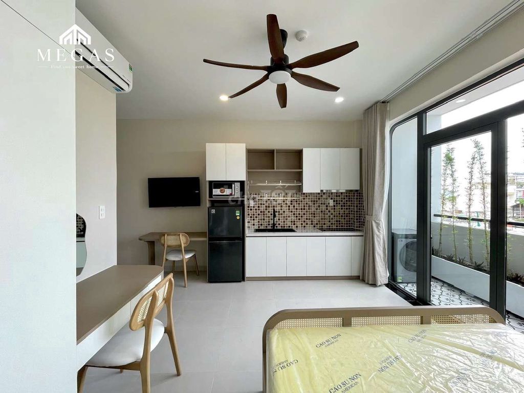 The apartment super-full interior right next to the 10th district of town park.