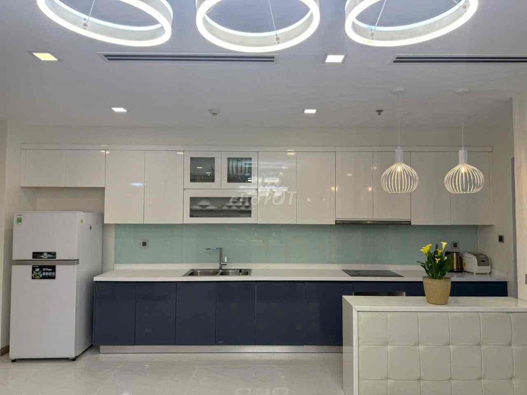 It's Master Cho who rents three bedrooms at 29 million Vinhomes Central Park.