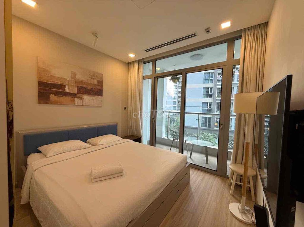 It's Master Cho who rents three bedrooms at 29 million Vinhomes Central Park.