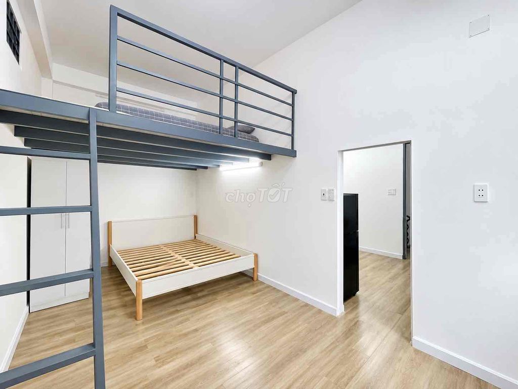 The kitchen apartment is a double-stubent two-way-light.