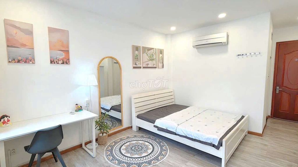 Xq0_Bancol gracious_full interior_ car house