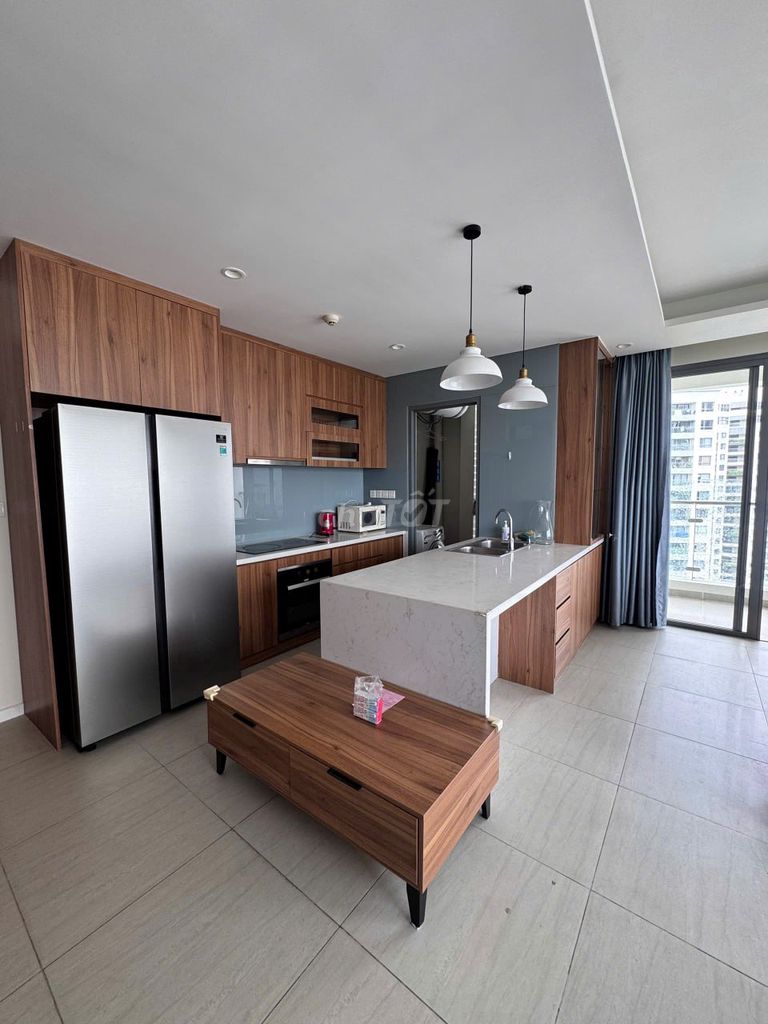 Hot deal: Rent three bedrooms. It's a big area where the price is 38 million, available.