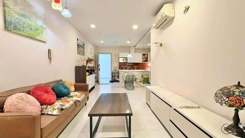 Rent an upper-level apartment - 80 M2 riva park. nguyễn tất thành district 4