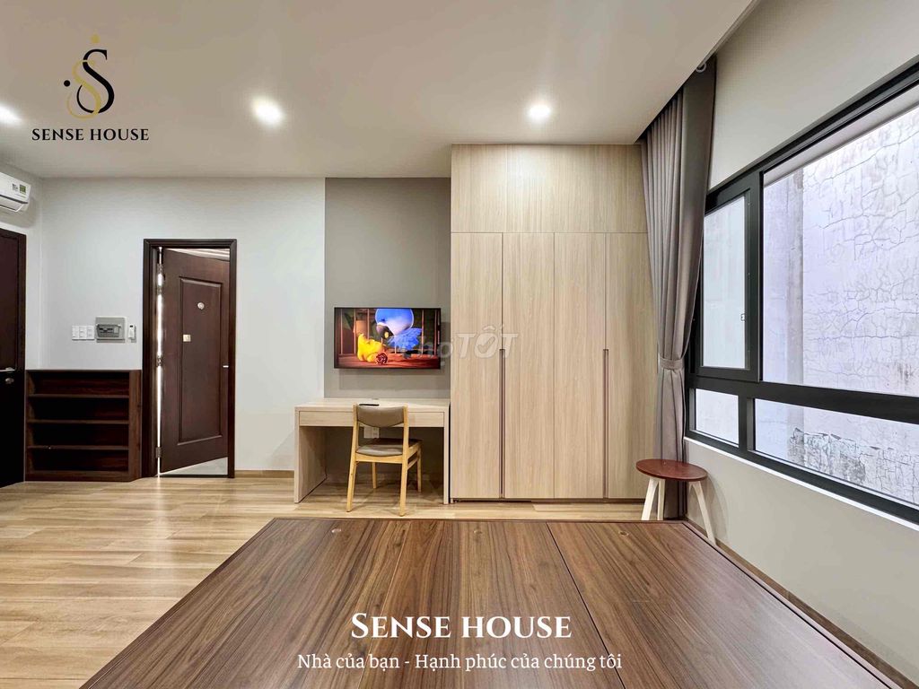 Your own private balcony, your own 35 M2 M2 Thạch Lam service apartment.
