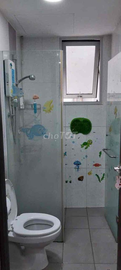 It's two bedrooms for Ruby Celalon. Two bedrooms. Two nice, clean-story toilets at 12.5 million.