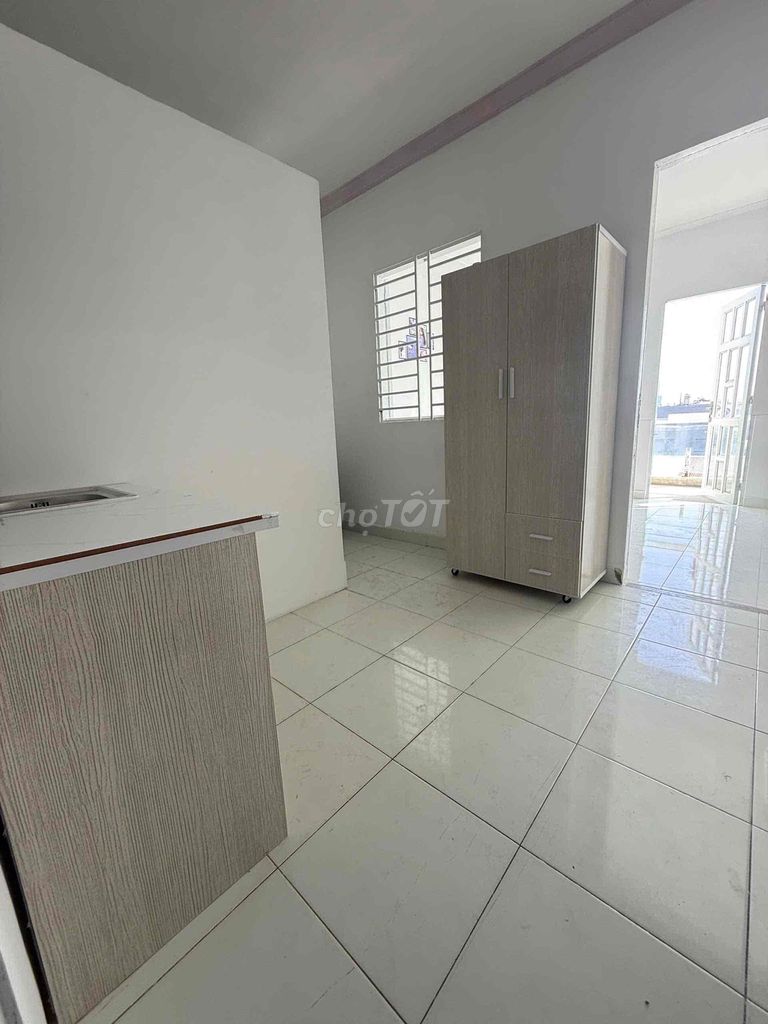 The studio is a full-intracted kitchen room in the rocket.