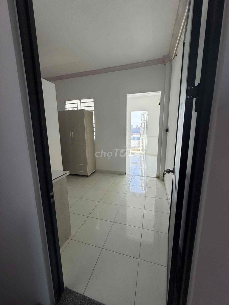 The studio is a full-intracted kitchen room in the rocket.