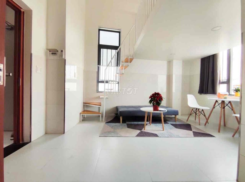 Rent a super-wide service apartment - four million eight a month.