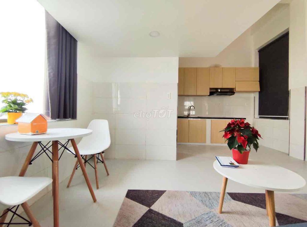 Rent a super-wide service apartment - four million eight a month.