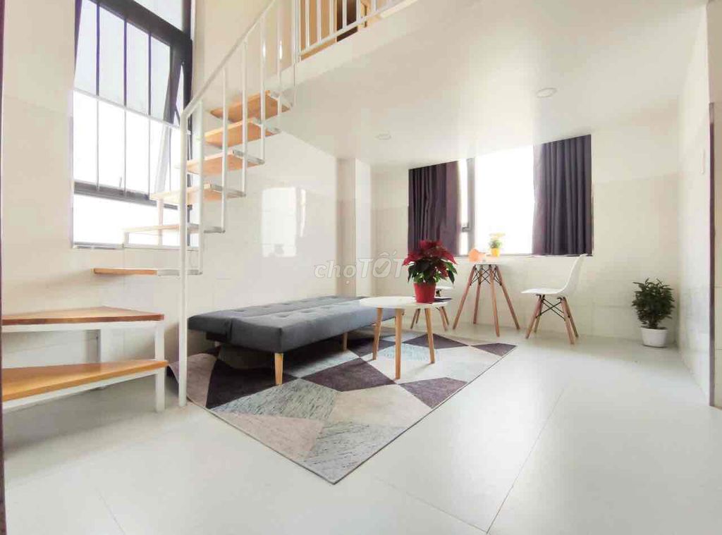Rent a super-wide service apartment - four million eight a month.