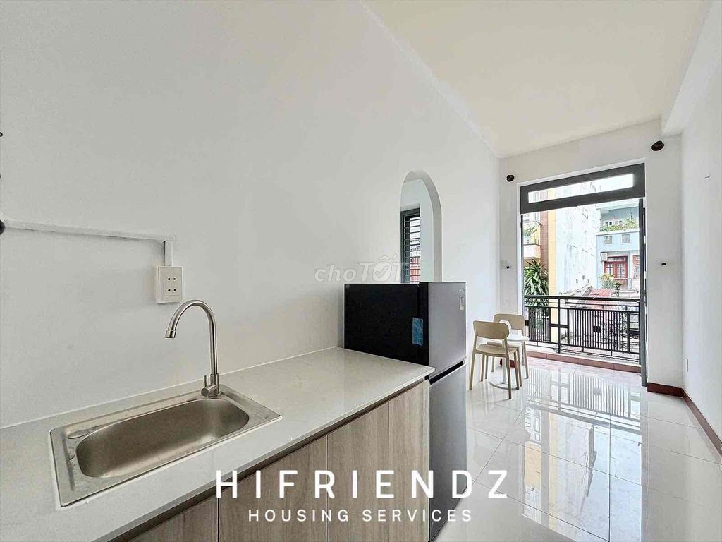 Rent a full interior kitchen bedroom right here intown Cộng Hoà.