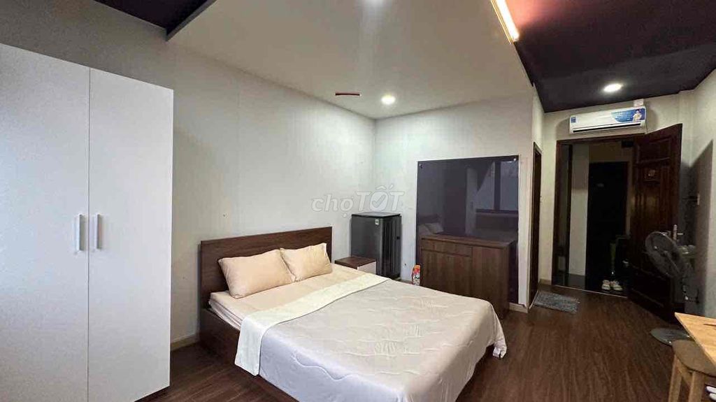 The high-end studio apartment is a large, cool, Phó Đức Chính district 1.