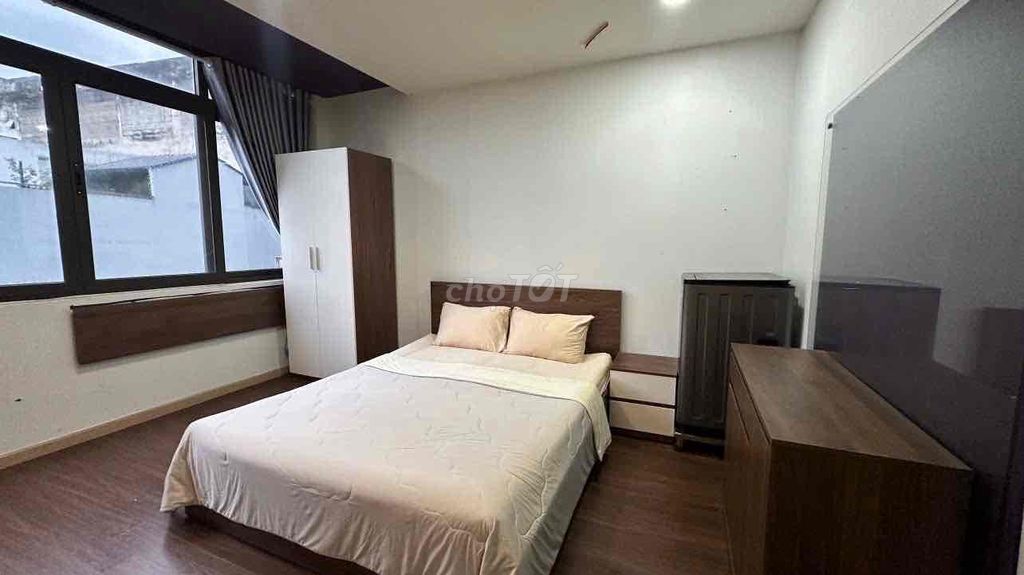 The high-end studio apartment is a large, cool, Phó Đức Chính district 1.