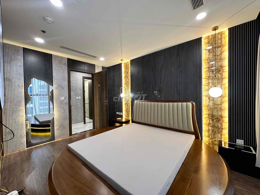 Rent the corner of Sunshine Sky City District 7 84 meters 2 bedrooms 2 Full interior Luxry