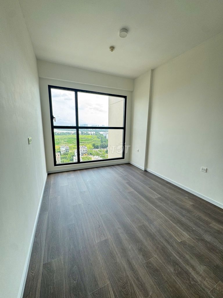 Ten million a month renting a new house in Victoria Village, good price, good house.