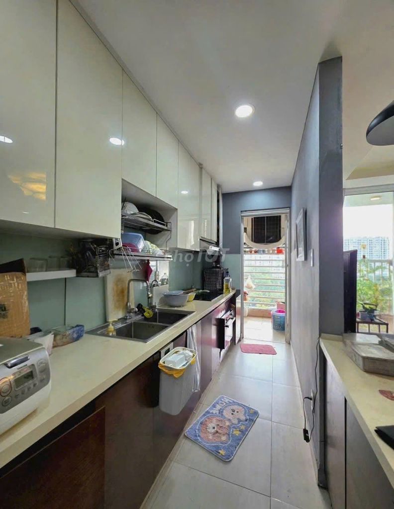 Rent an acb-Bub-Hub-Hub-Sub, three bedrooms full of furniture for 14 million a month.