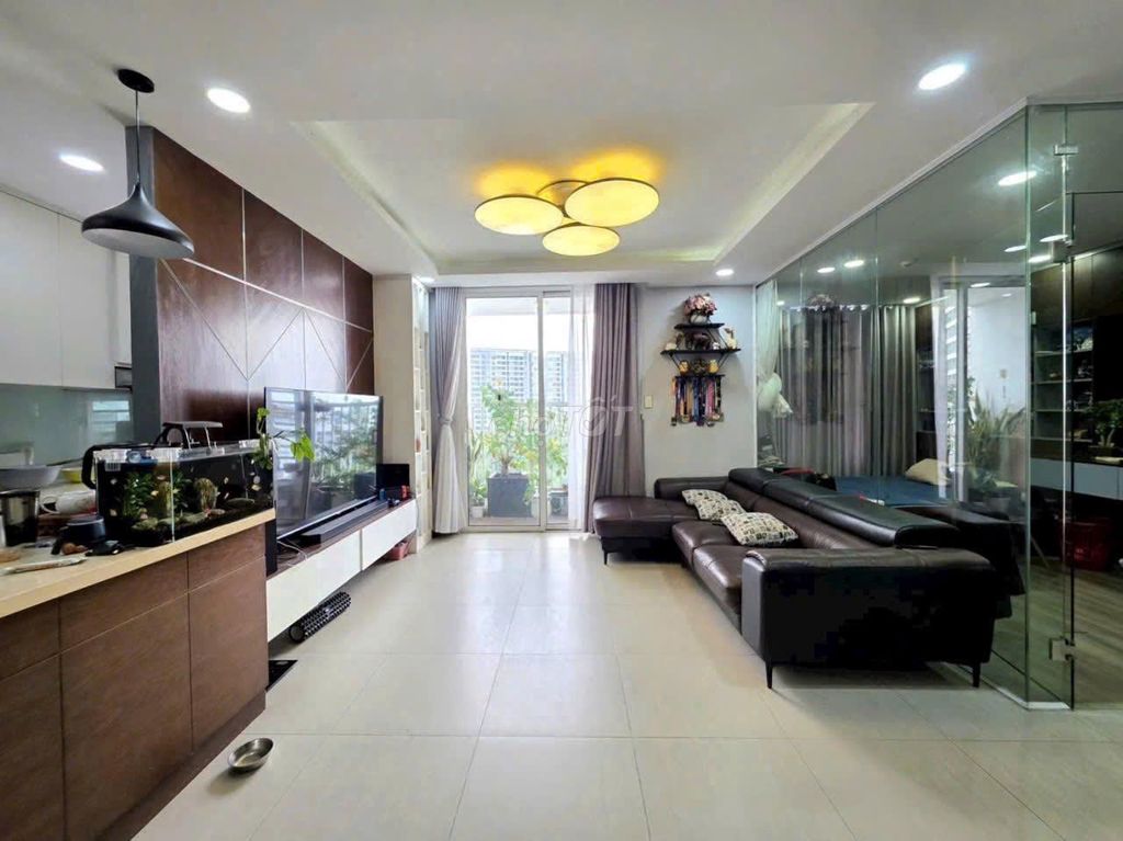Rent an acb-Bub-Hub-Hub-Sub, three bedrooms full of furniture for 14 million a month.
