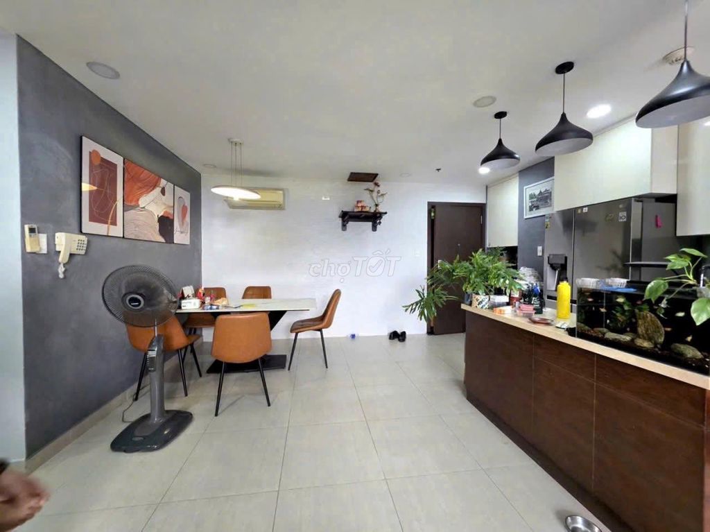 Rent an acb-Bub-Hub-Hub-Sub, three bedrooms full of furniture for 14 million a month.