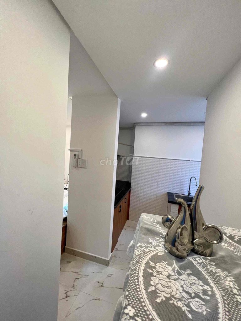 Rent the studio with a full-scan kitchen in Lê Văn Sỹ District 3.
