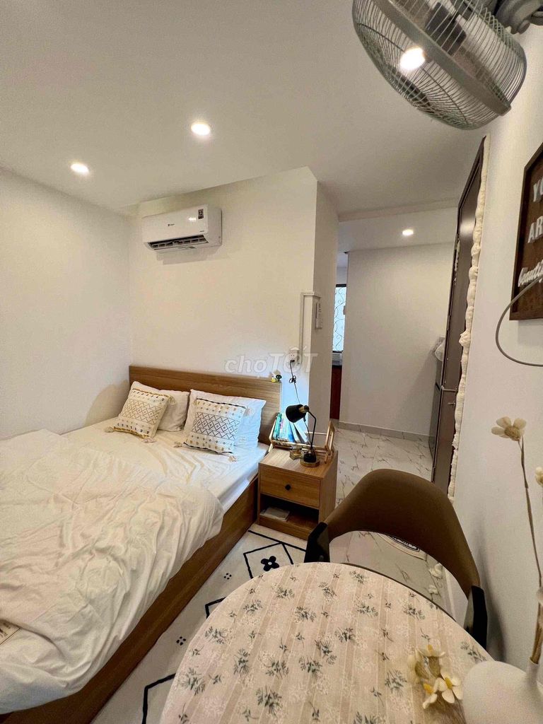 Rent the studio with a full-scan kitchen in Lê Văn Sỹ District 3.