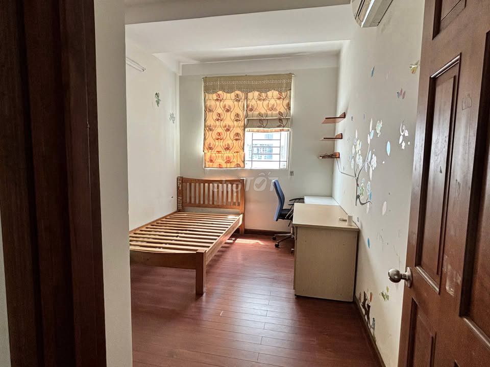 Rent C/c Ruby Garden, 0-2 Nguyễn Sỹ Sách-0-0-3 bedrooms, full interiors for 11 million a month.