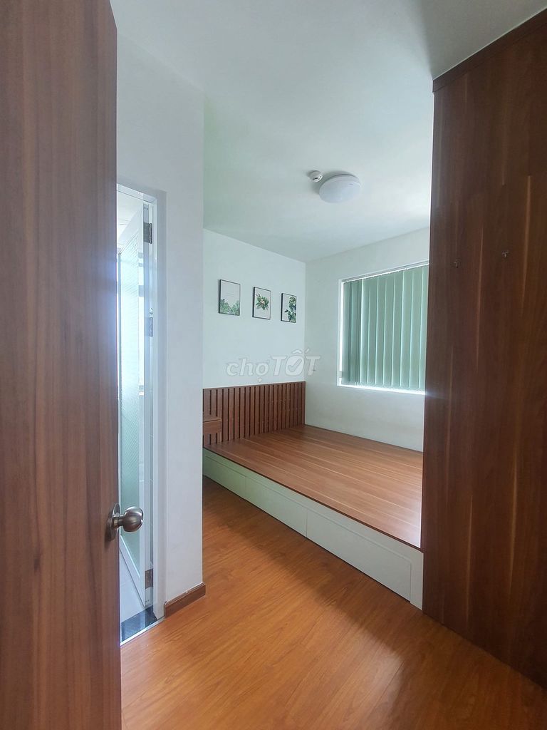 The corner of the two bedroom-69m2 has furniture that looks like 10 million a month.