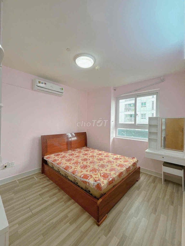 Renting Tara recidence District 8 at 8.5. It's been cleared since November.