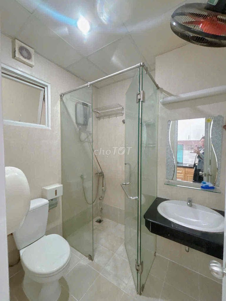 Renting Tara recidence District 8 at 8.5. It's been cleared since November.