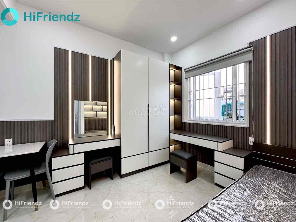 studio style tone tone fine wood - large cool windows in silver
