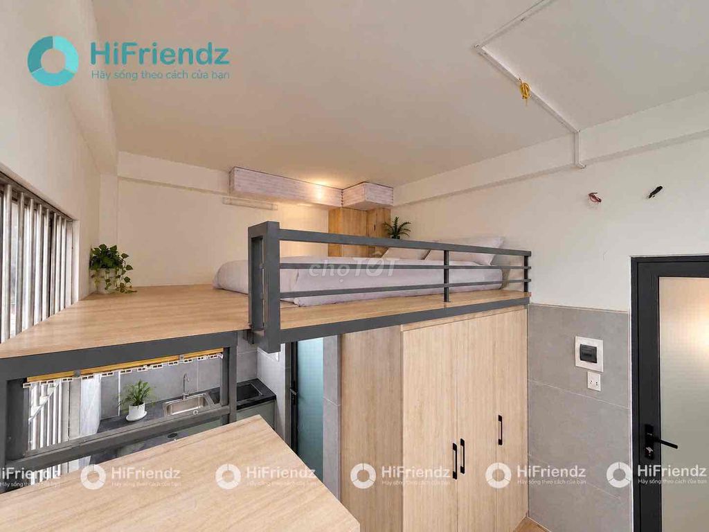 Open the apartment. Big windows right in Phan Xích Long.