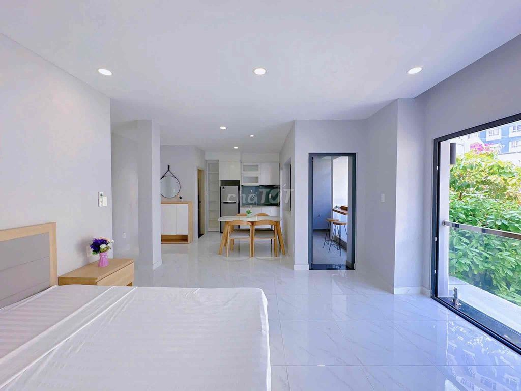 Opening the new apartment near the new market - District 1